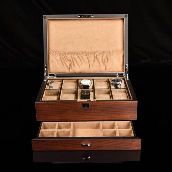 Un Coffret montre en bois avec poche 10 Slots des Boites Lefiguet, avec plusieurs compartiments.